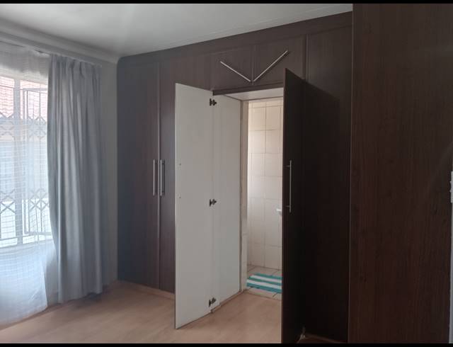 3 BEDROOM FREEHOLD FOR SALE IN LEACHVILLE